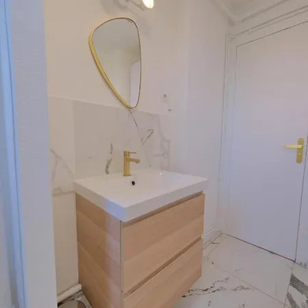 Golden Chocolate - Netflix - Cinema Appartement *